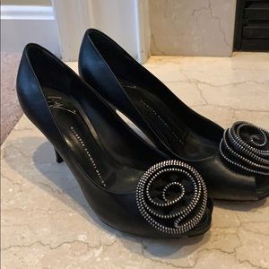 Giuseppe Zanotti peep toe black leather heels sz39
